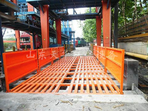 點(diǎn)擊查看詳細(xì)信息<br>標(biāo)題：濟(jì)寧唐口煤礦4X12米煤礦專用洗車機(jī) 閱讀次數(shù)：2388