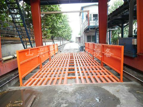 點(diǎn)擊查看詳細(xì)信息<br>標(biāo)題：濟(jì)寧唐口煤礦4X12米煤礦專用洗車機(jī) 閱讀次數(shù)：2450