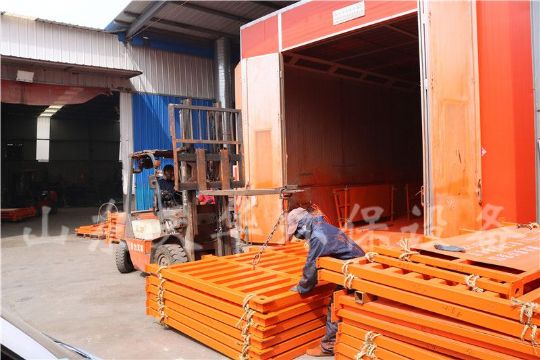 點擊查看詳細信息<br>標題：備貨現場 閱讀次數：1637